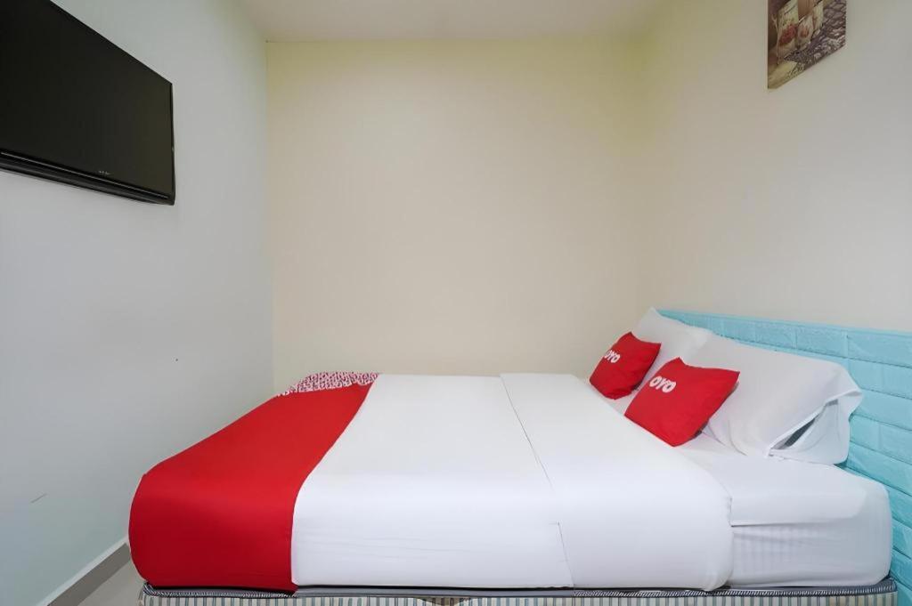 Oyo 89717 Budget Star Hotel Куала-Лумпур Экстерьер фото