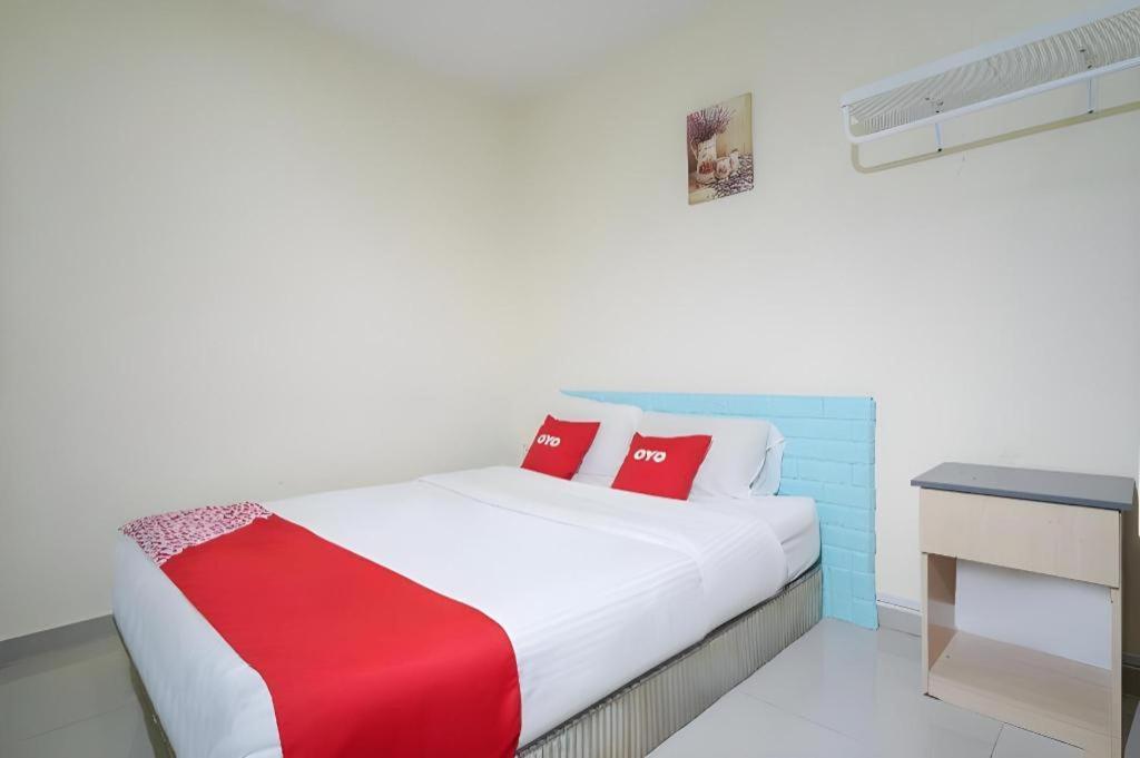 Oyo 89717 Budget Star Hotel Куала-Лумпур Экстерьер фото