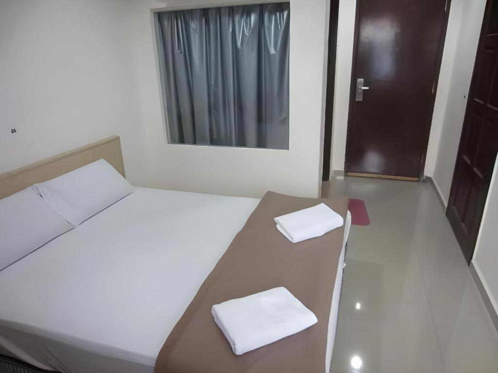 Oyo 89717 Budget Star Hotel Куала-Лумпур Экстерьер фото