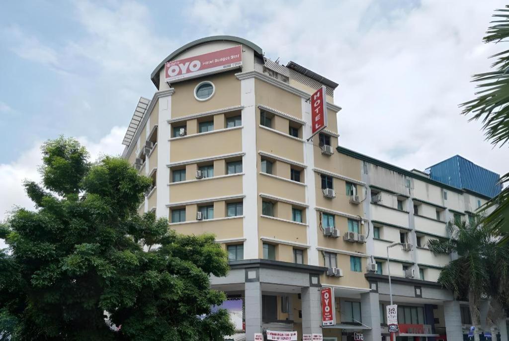 Oyo 89717 Budget Star Hotel Куала-Лумпур Экстерьер фото